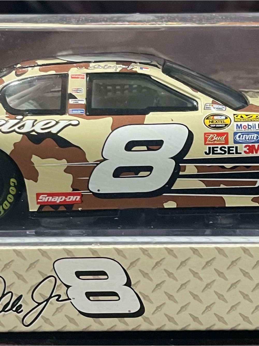 Action Dale Earnhardt Jr #8 Bud Camo American Heroes 2007 Monte Carlo Model 1 24